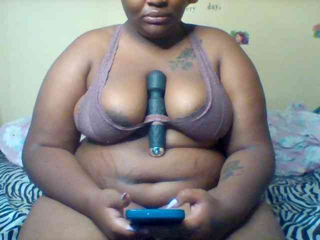 SinfullySweet webcam