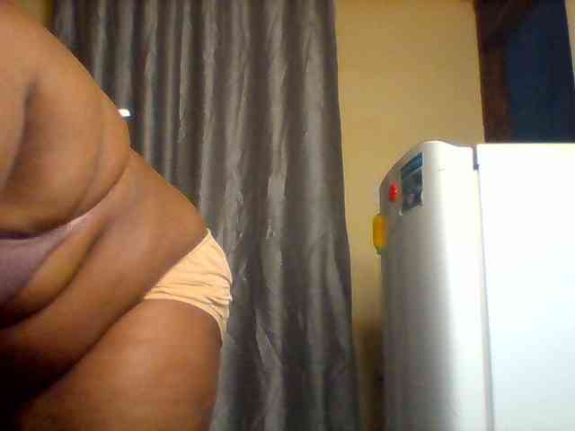 SinfullySweet webcam
