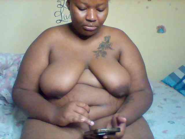 SinfullySweet webcam