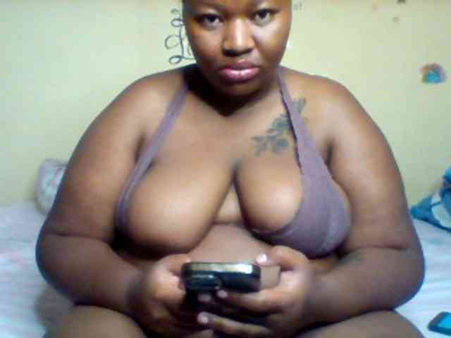 SinfullySweet webcam
