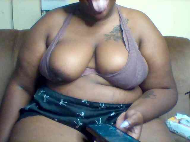 SinfullySweet webcam