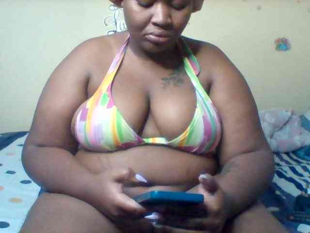 SinfullySweet webcam