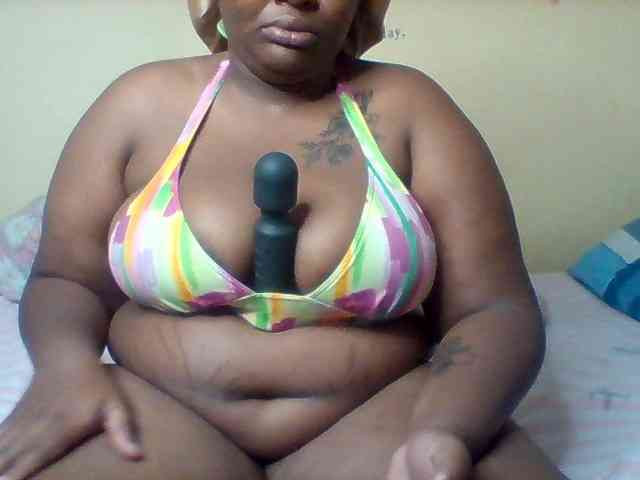 SinfullySweet webcam