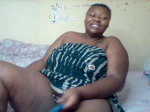SinfullySweet webcam