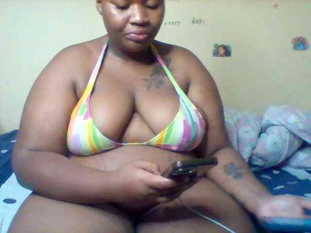 SinfullySweet webcam