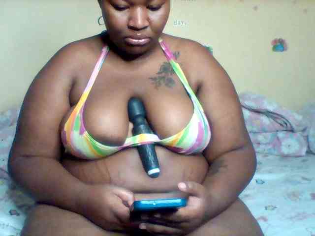 SinfullySweet webcam
