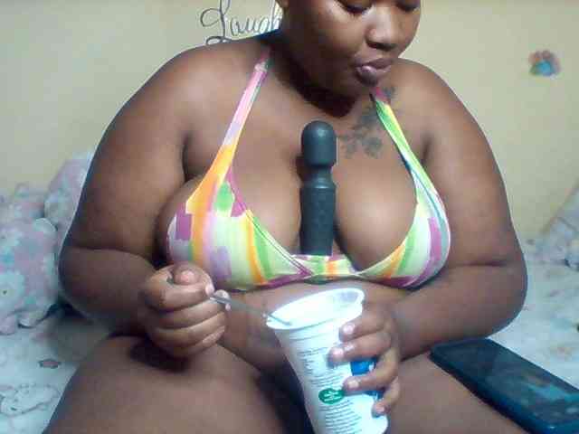 SinfullySweet webcam
