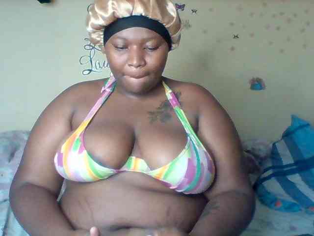 SinfullySweet webcam