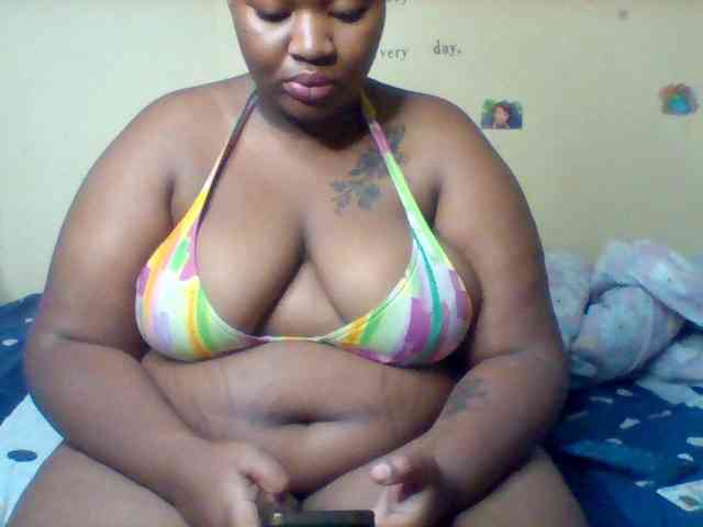 SinfullySweet webcam
