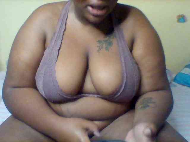 SinfullySweet webcam