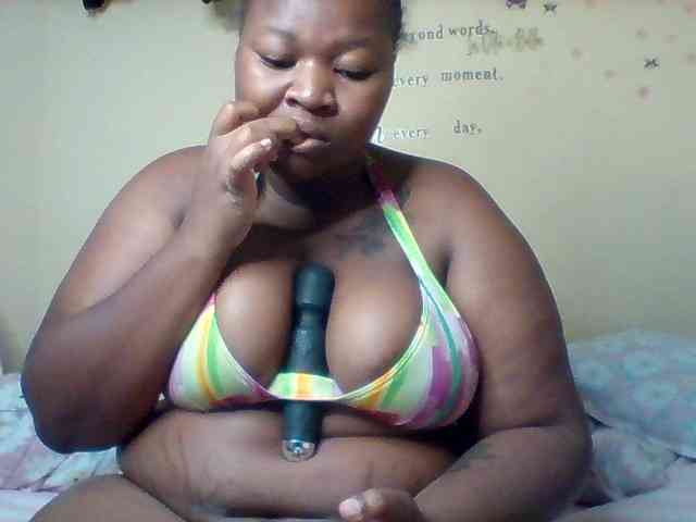 SinfullySweet webcam