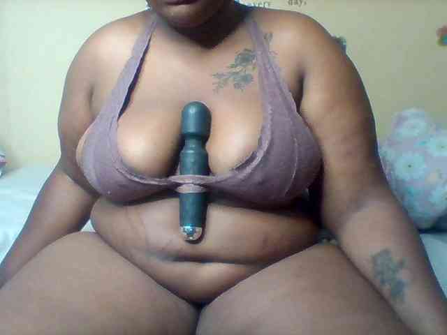 SinfullySweet webcam