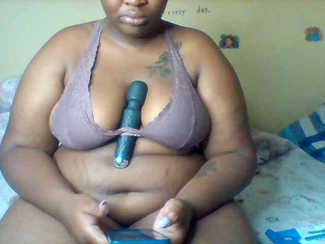SinfullySweet webcam