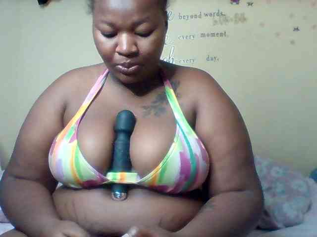 SinfullySweet webcam