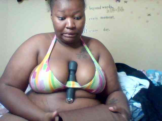 SinfullySweet webcam