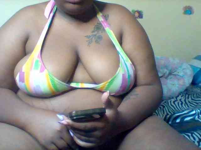 SinfullySweet webcam