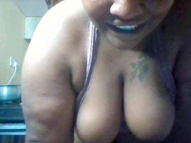 SinfullySweet webcam