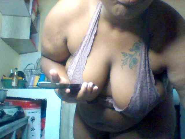 SinfullySweet webcam