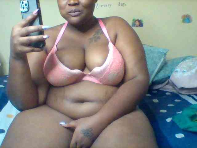 SinfullySweet webcam