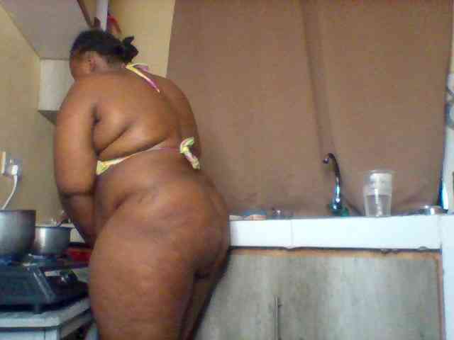 SinfullySweet webcam