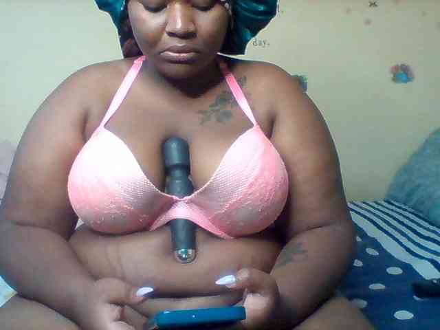 SinfullySweet webcam