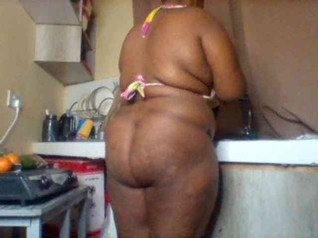 SinfullySweet webcam
