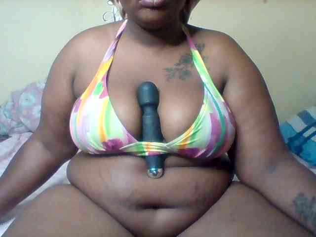 SinfullySweet webcam
