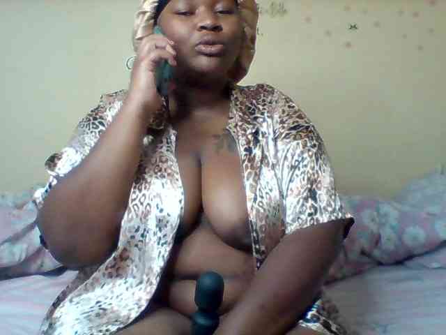 SinfullySweet webcam