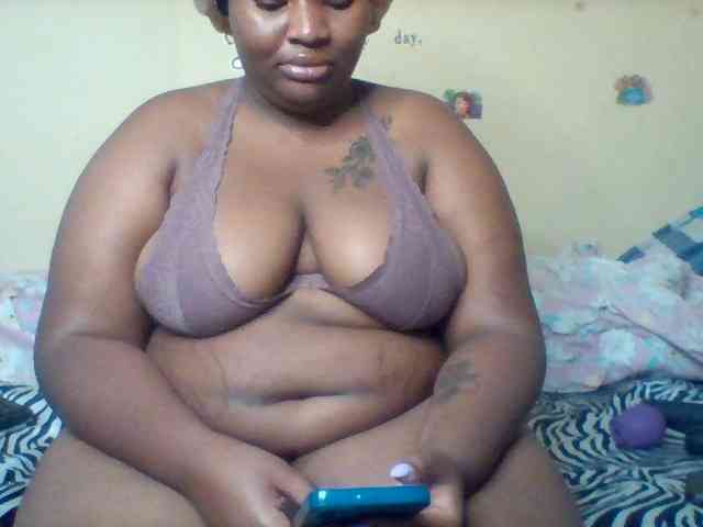 SinfullySweet webcam
