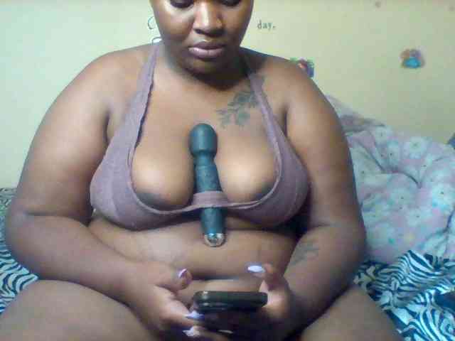 SinfullySweet webcam