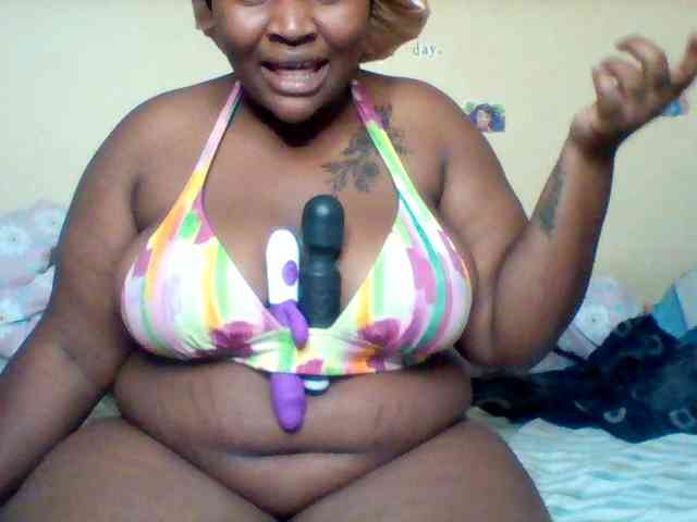 SinfullySweet webcam