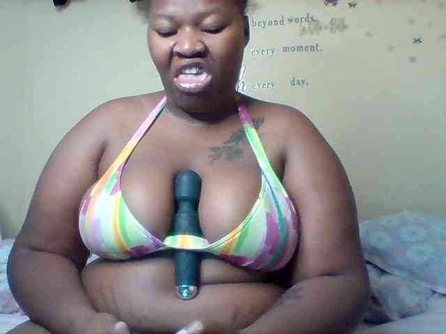 SinfullySweet webcam