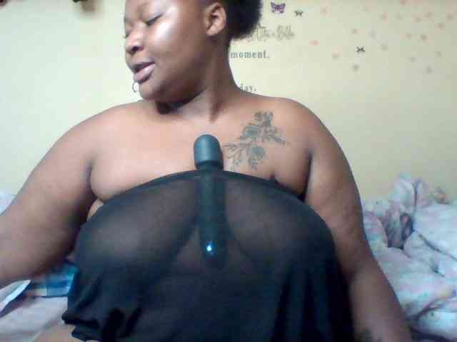 SinfullySweet webcam