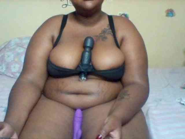 SinfullySweet webcam