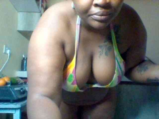 SinfullySweet webcam