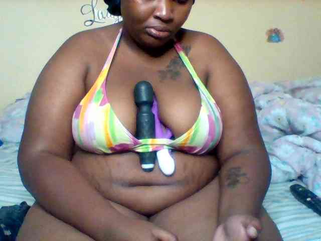 SinfullySweet webcam