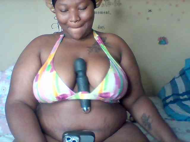 SinfullySweet webcam