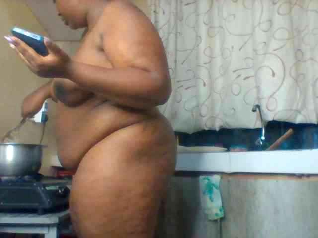 SinfullySweet webcam