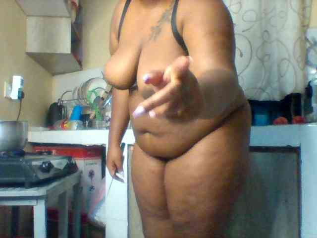 SinfullySweet webcam