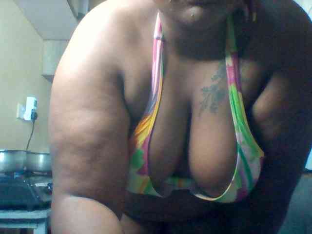 SinfullySweet webcam