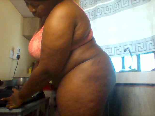 SinfullySweet webcam