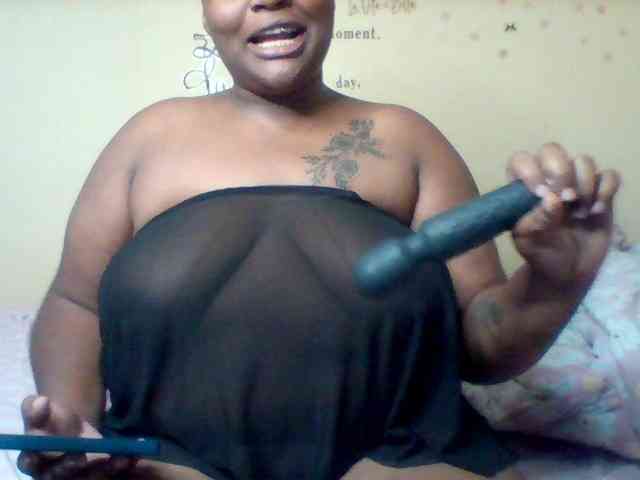 SinfullySweet webcam