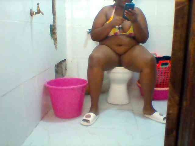 SinfullySweet webcam