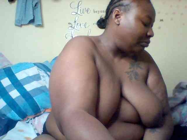 SinfullySweet webcam