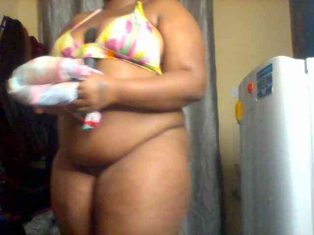SinfullySweet webcam