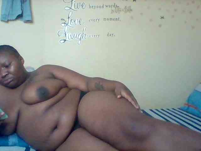 SinfullySweet webcam