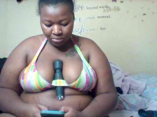 SinfullySweet webcam