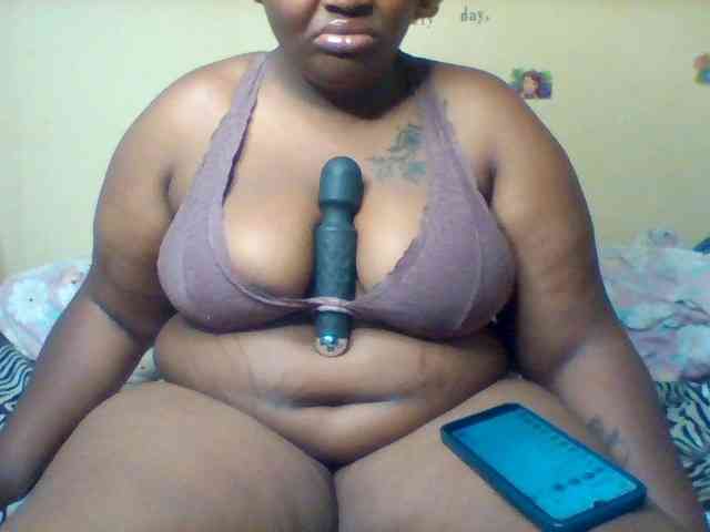 SinfullySweet webcam