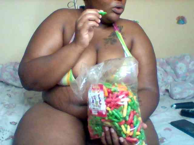SinfullySweet webcam