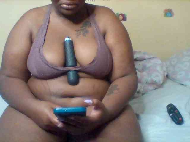 SinfullySweet webcam